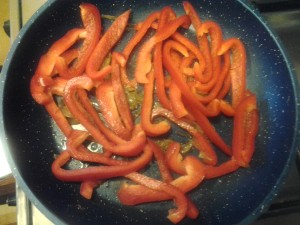2 unisci i peperoni a listarelle