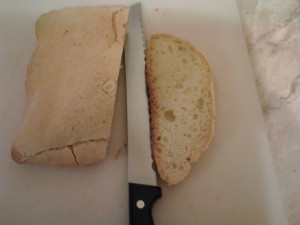 1 affetta il pane